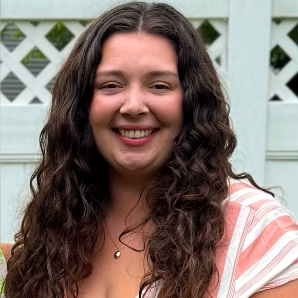 Meet your Posher, Ana - Picture 1 of 1